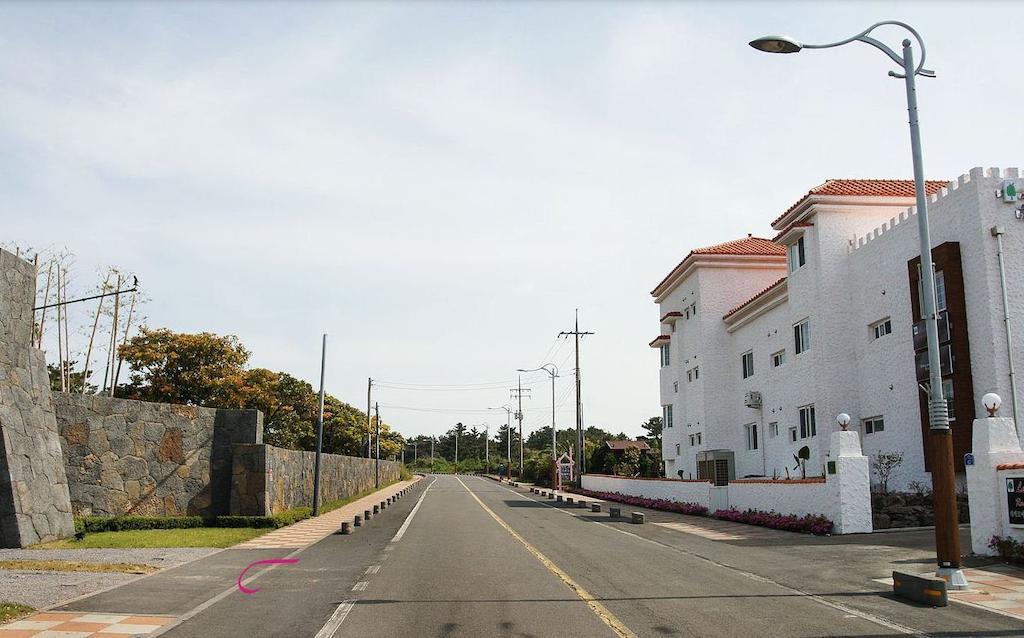 Lapaloma Pension Jeju Exterior photo