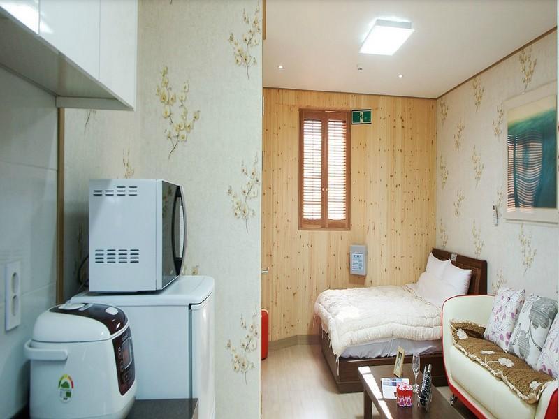 Lapaloma Pension Jeju Exterior photo