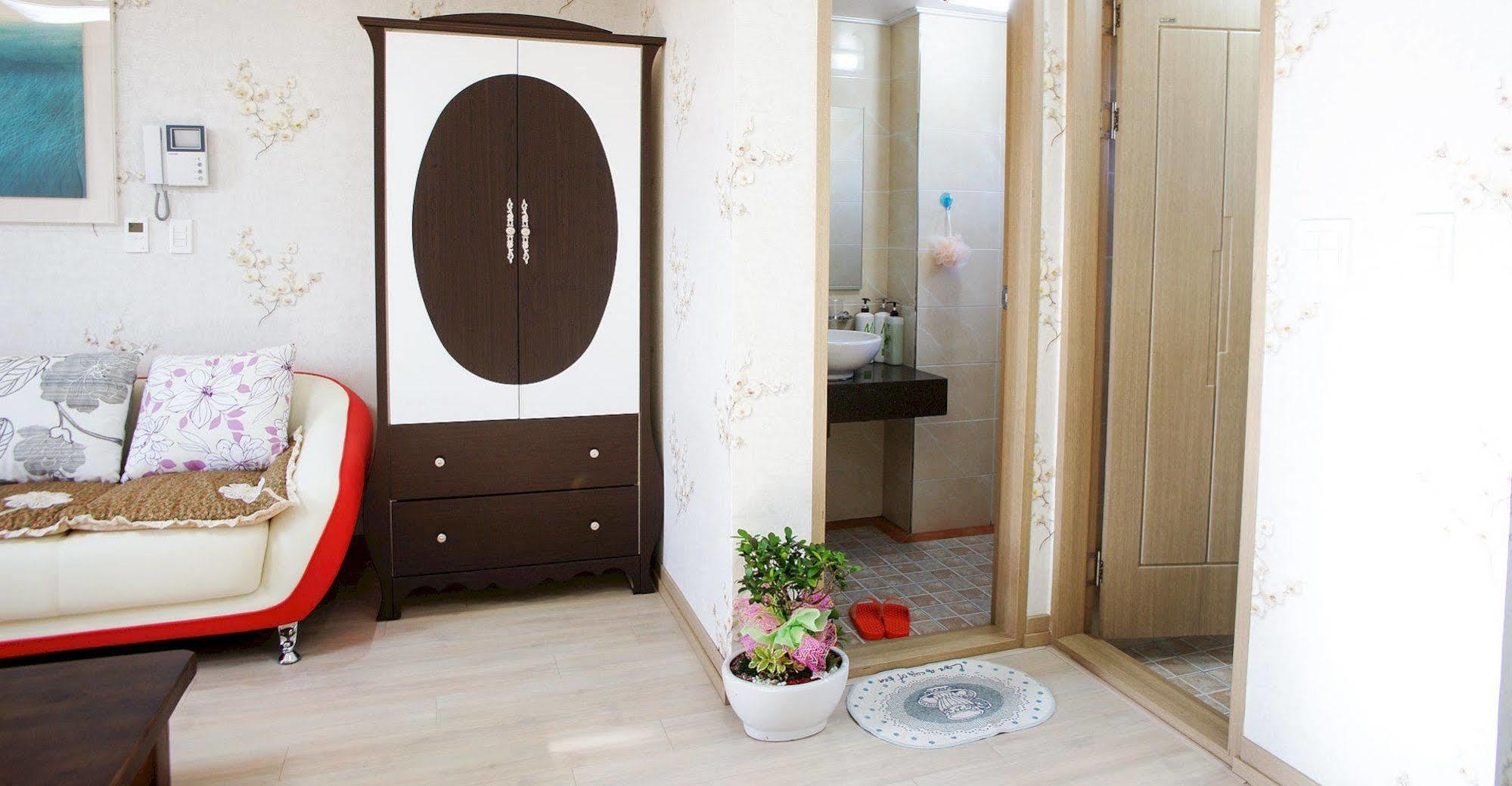 Lapaloma Pension Jeju Exterior photo